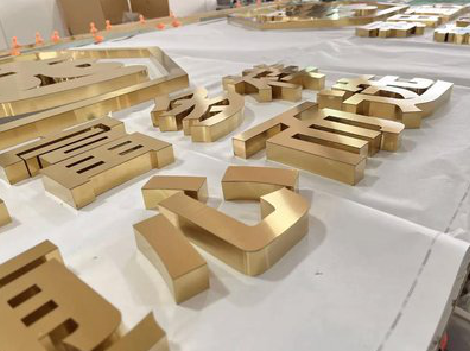 文成拉丝不锈钢字的特点。